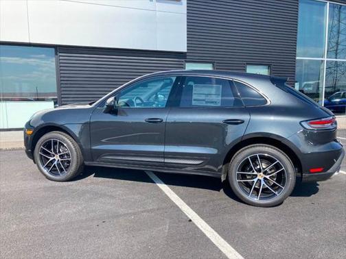 2024 Porsche Macan Base