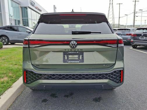 2025 Volkswagen Tiguan 2.0T SE R-Line Black 4MOTION