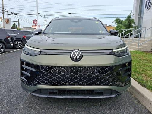 2025 Volkswagen Tiguan 2.0T SE R-Line Black 4MOTION