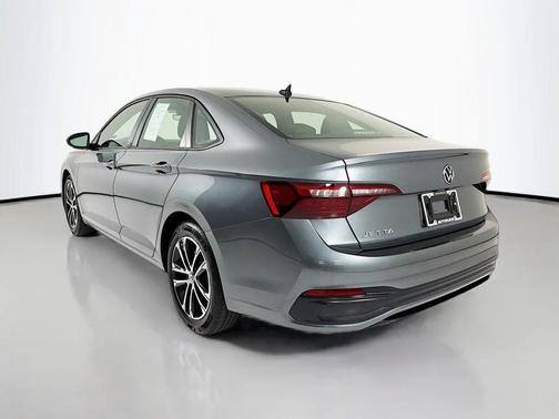 Platinum Gray Metallic 2024 Volkswagen Jetta 1.5T Sport