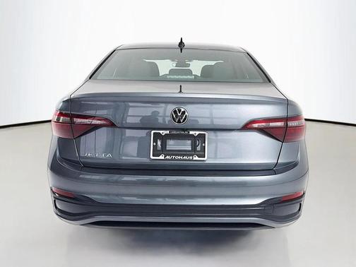 Platinum Gray Metallic 2024 Volkswagen Jetta 1.5T Sport