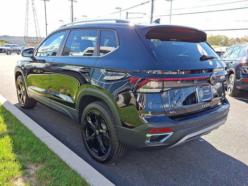 2025 Volkswagen Taos 1.5T SEL