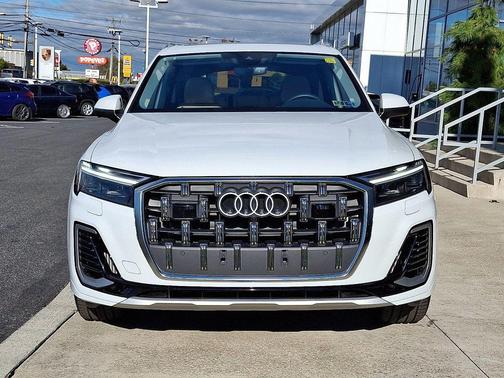 2025 Audi Q7 55 Premium Plus