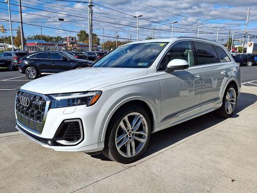 2025 Audi Q7 55 Premium Plus