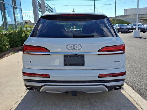 2025 Audi Q7 55 Premium Plus
