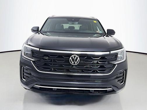 deep black pearl 2026 Volkswagen Atlas Cross Sport 2.0T SEL Premium