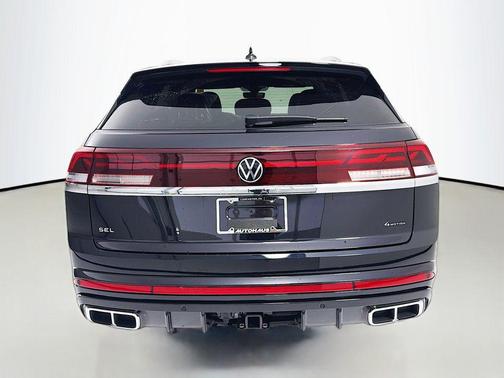 deep black pearl 2026 Volkswagen Atlas Cross Sport 2.0T SEL Premium