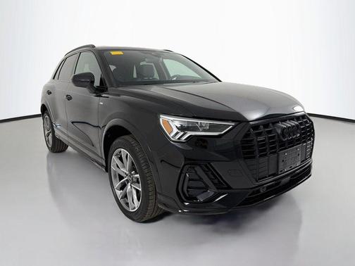 Mythos Black Metallic 2023 Audi Q3 Premium 45 TFSI S line quattro Tiptronic