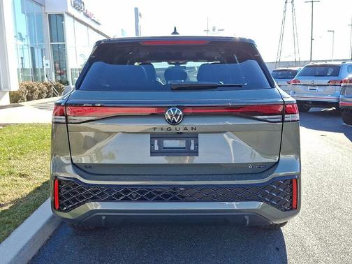 2026 Volkswagen Tiguan 2.0T SE R-Line Black 4MOTION