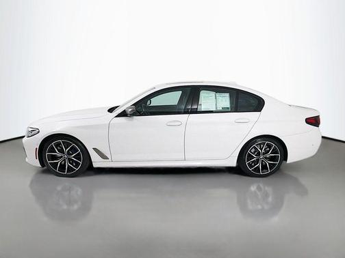 Alpine White 2021 BMW M550 i Xdrive
