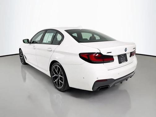 Alpine White 2021 BMW M550 i Xdrive