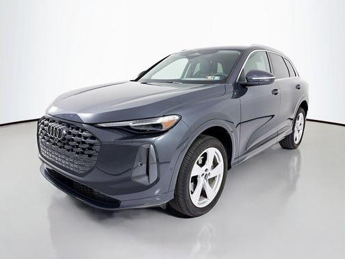 Tambora Gray Metallic 2025 Audi Q5 Premium Plus TFSI quattro S tronic