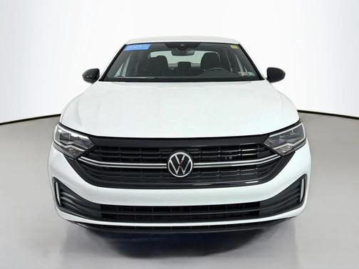 Pure White 2023 Volkswagen Jetta 1.5T Sport