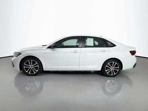 Pure White 2023 Volkswagen Jetta 1.5T Sport