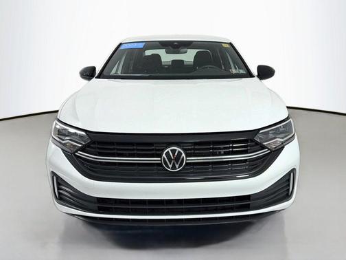 Pure White 2023 Volkswagen Jetta 1.5T Sport