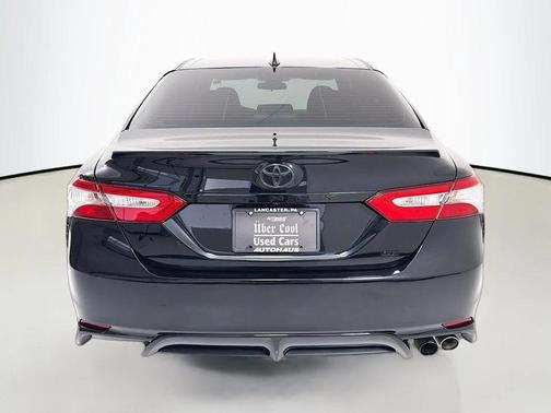 Midnight Black Metallic 2019 Toyota Camry SE