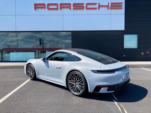 2024 Porsche 911 Carrera 4S