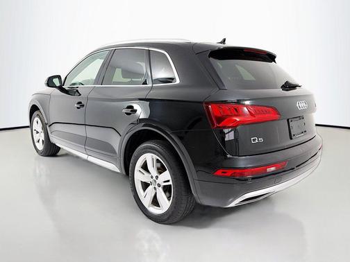 Brilliant Black 2019 Audi Q5 2.0T Premium Plus