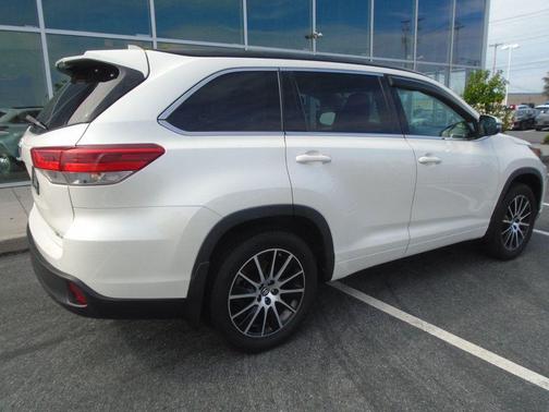 2018 Toyota Highlander SE