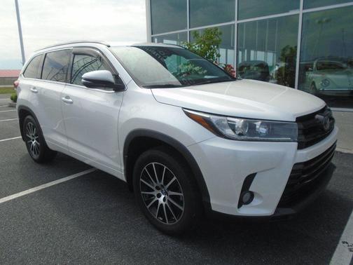 2018 Toyota Highlander SE