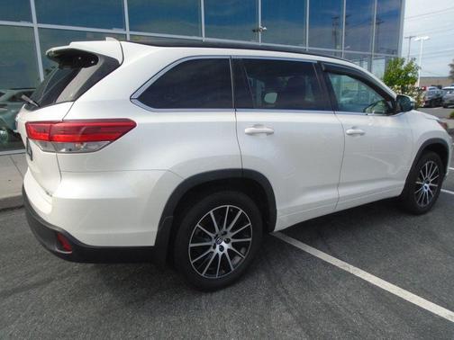 2018 Toyota Highlander SE
