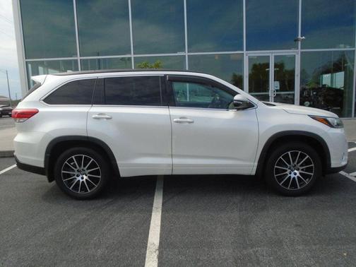2018 Toyota Highlander SE