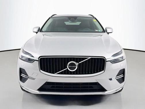 Silver Dawn Metallic 2023 Volvo XC60 B5 Core