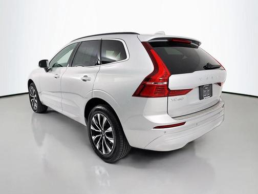 Silver Dawn Metallic 2023 Volvo XC60 B5 Core