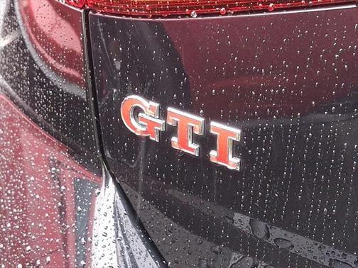 2019 Volkswagen Golf GTI 2.0T S 4-Door
