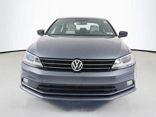 Platinum Gray Metallic 2016 Volkswagen Jetta 1.8T Sport