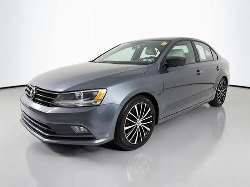 Platinum Gray Metallic 2016 Volkswagen Jetta 1.8T Sport
