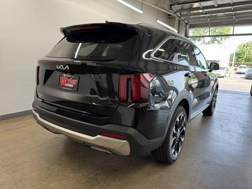 2025 Kia Sorento EX