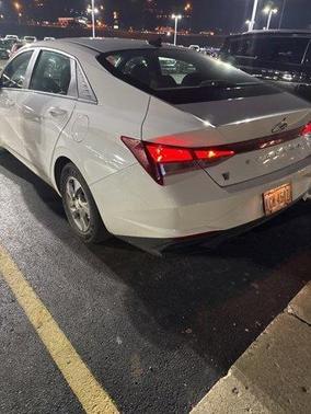 2023 Hyundai ELANTRA SE