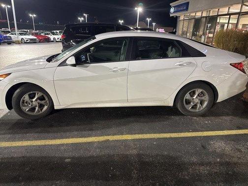 2023 Hyundai ELANTRA SE