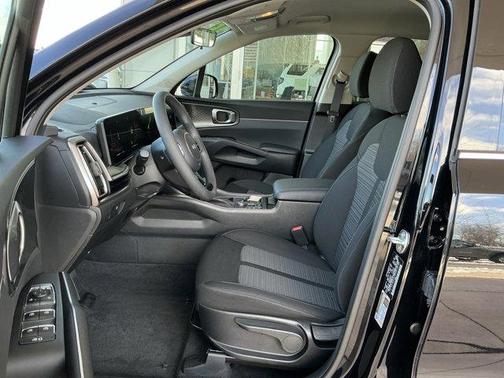 2025 Kia Sorento LX