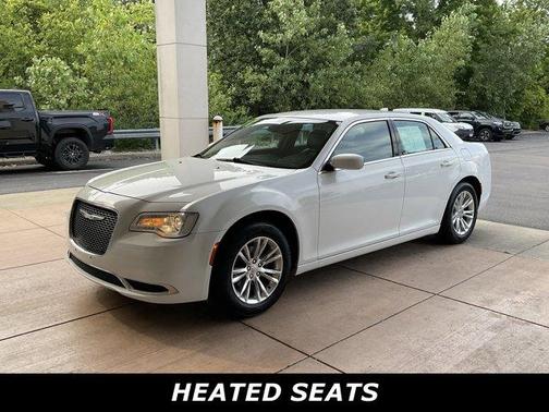 2017 Chrysler 300 Limited