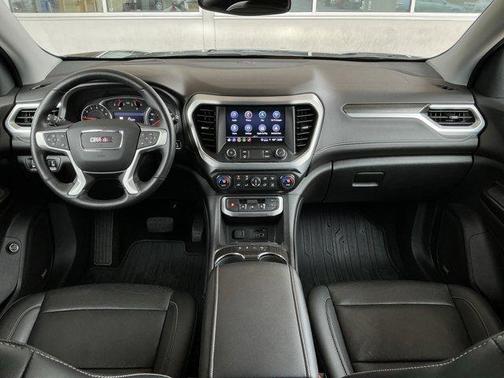 2022 GMC Acadia SLT
