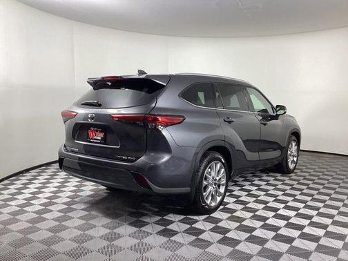 2022 Toyota Highlander Limited