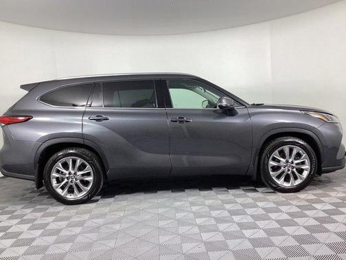 2022 Toyota Highlander Limited