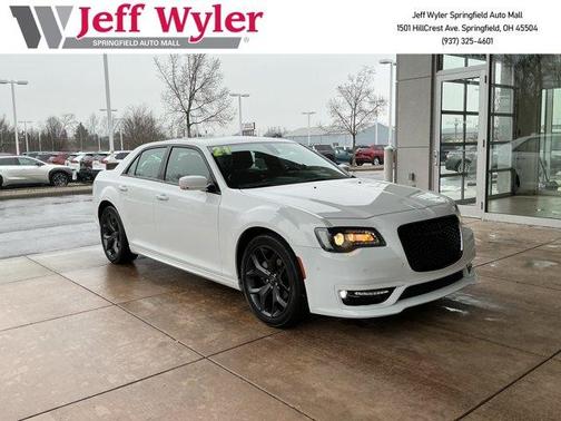 2021 Chrysler 300 Touring L