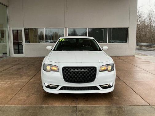 2021 Chrysler 300 Touring L