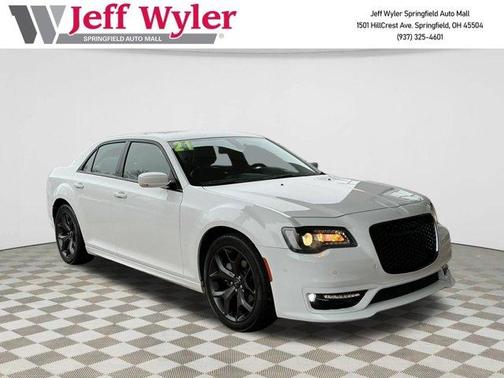 2021 Chrysler 300 Touring L