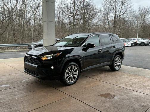 2022 Toyota RAV4 XLE Premium