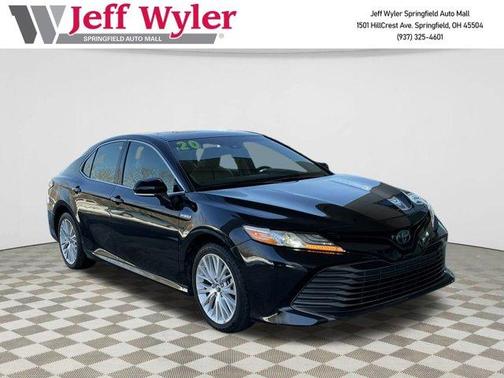 2020 Toyota Camry Hybrid XLE