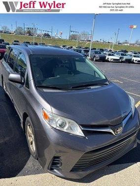 2019 Toyota Sienna LE