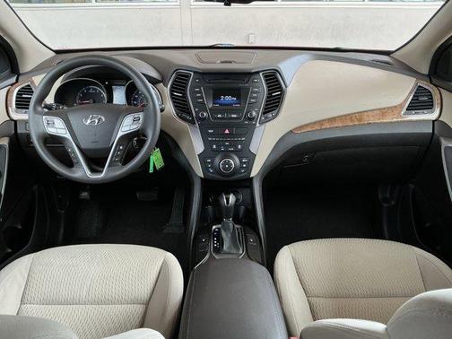 2016 Hyundai SANTA FE SE