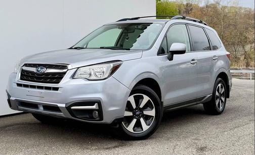 Ice Silver Metallic 2017 Subaru Forester 2.5i Premium