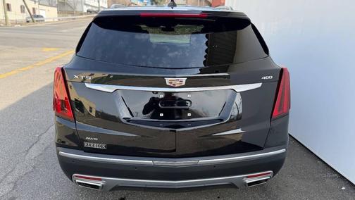 Stellar Black Metallic 2021 Cadillac XT5 Premium Luxury