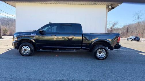2018 RAM 3500 Laramie Mega Cab 4x4 6'4' Box