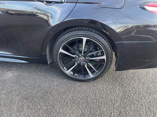 Midnight Black Metallic 2020 Toyota Camry XSE